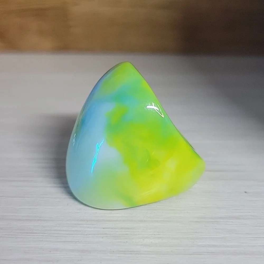 BLUE CITRON LIME SWIRL DOME STATEMENT RING